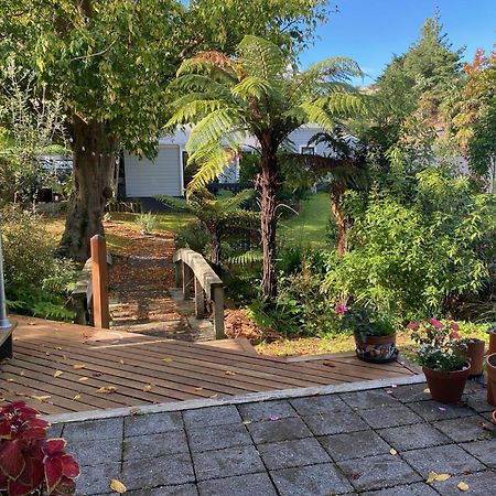 Superb Studio Retreat With Spa, Pool & Bbq Access Whanganui Extérieur photo
