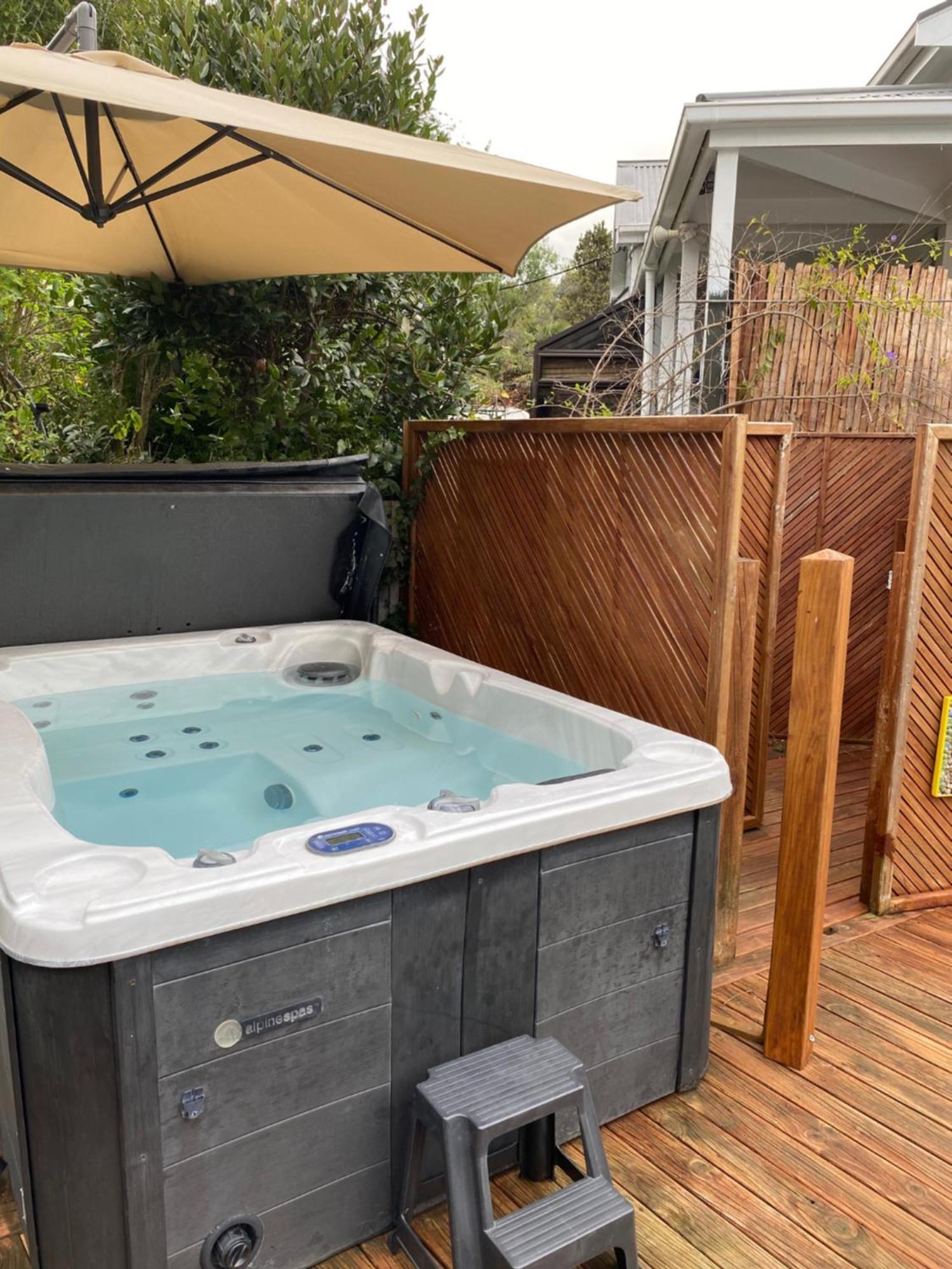 Superb Studio Retreat With Spa, Pool & Bbq Access Whanganui Extérieur photo
